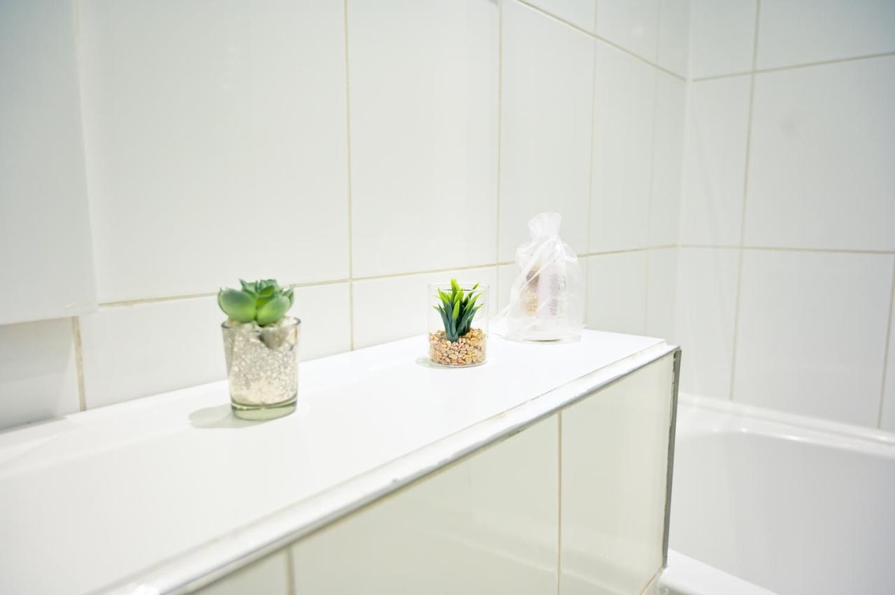 10 Min Walk Oxford St - Hyde Park Appartement Londen Buitenkant foto